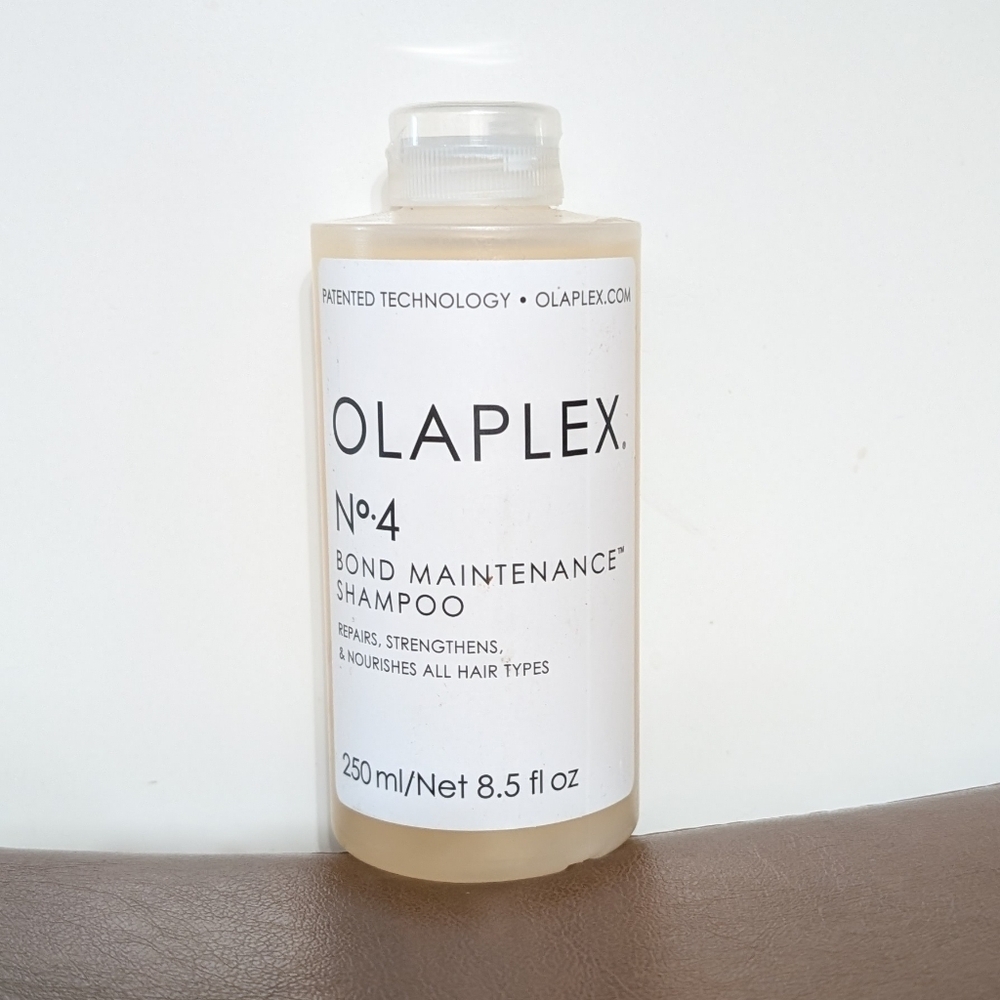 NEW Olaplex | No. 4 Bond Maintenance Strengthening and Reparative Hair Shampoo